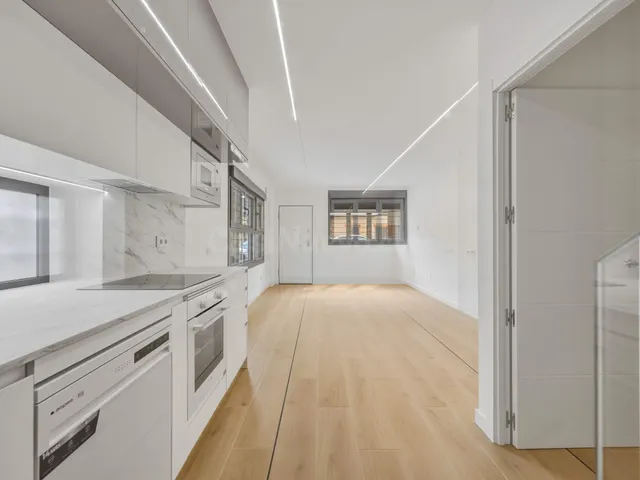 LUMINOSA VIVIENDA A ESTRENAR DE DOS PLANTAS EN COSLADA