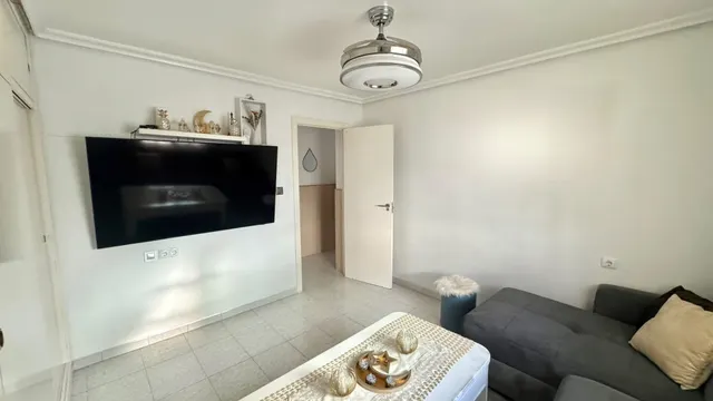 CUARTO PISO CON ASCENSOR - 4 habitaciones - VIRGEN DEL REMEDIO — 26