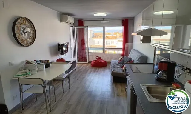 Apartamento renovado con vista al canal en Empuriabrava - foto 4