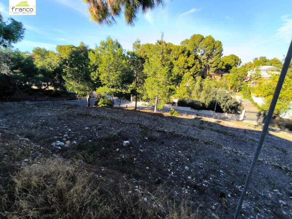 VENDEMOS SOLAR DE 1200 METROS EN EL COTO