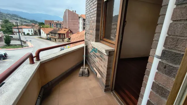 Se vende piso en Los Corrales de Buelna — 13