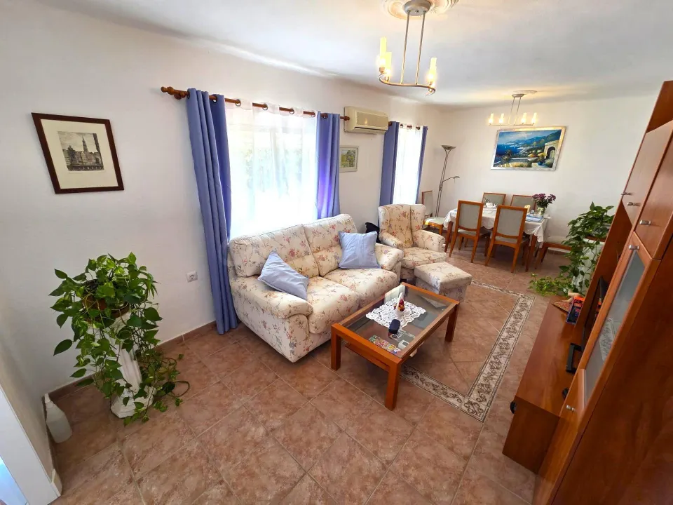 ¡OPORTUNIDAD ÚNICA DE PISO JUNTO AL CENTRO EN CHICLANA DE LA FRONTERA!95.000€