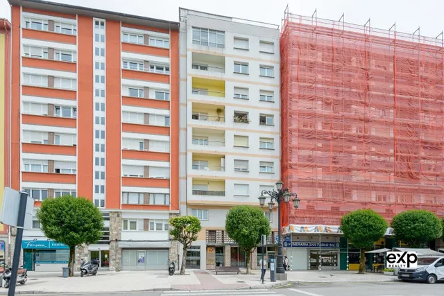 PISO EN AVENIDA BUENAVISTA 14, OVIEDO — 32