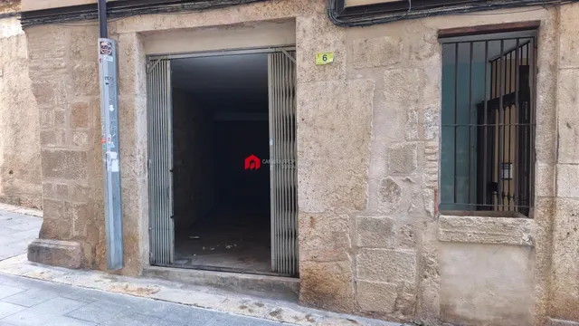 En venta local comercial en el centro de Tortosa. — 34