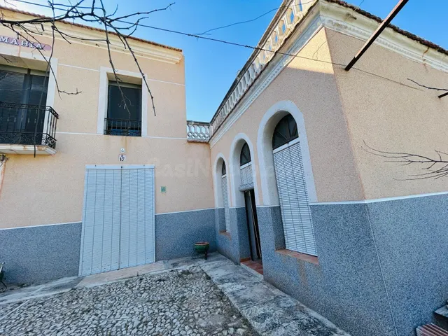 Se vende finca rústica pareada en Monóvar con parcela - foto 2