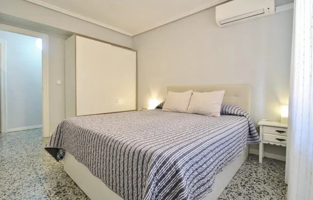 ¡Oportunidad única de inversión en Alicante! Piso en venta en Pinoso, 9 – 1º Izquierda — 13