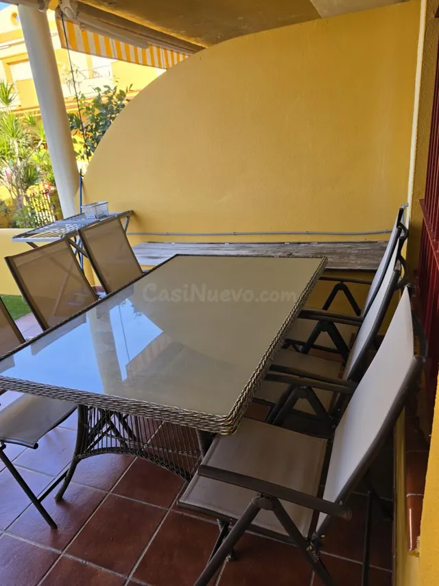 Apartamento reformado en primera línea de playa con piscina  - foto 3