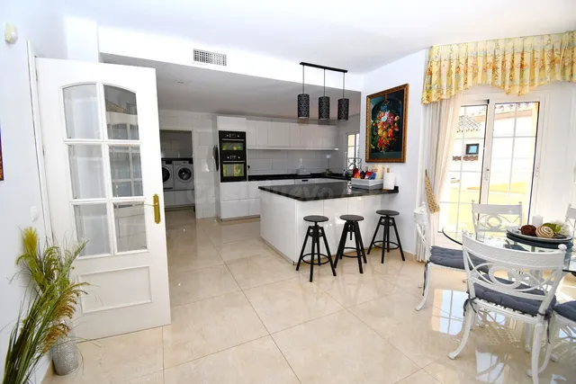 Chalet 9 habitaciones 718m² en venta - Riviera del sol - foto 4