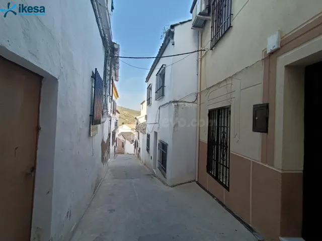 Casa en Baena (Córdoba) próxima a la Iglesia San Francisco.  - foto 2