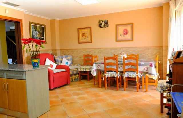 Finca de 9.480 m2. con Chalet de 495 m2. construidos en parcela de 1.000 m2. dentro de la finca. — 49
