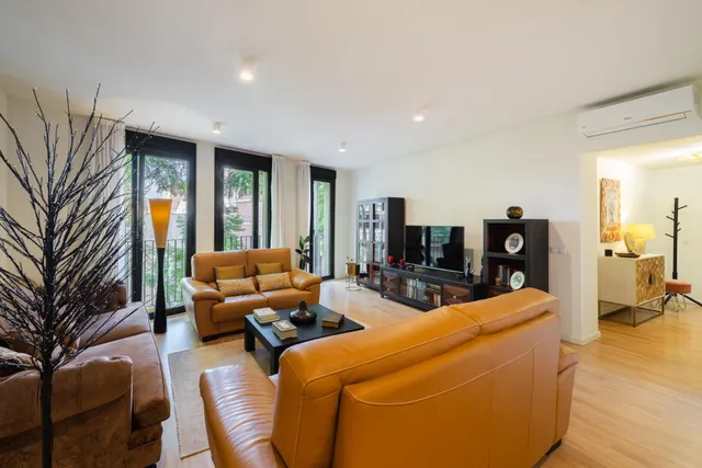Amplio Piso en Venta en el Corazón de Almería — 12