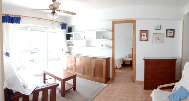 Amplio piso con vistas al mar y 4 dormitorios en 1 Línea playa Levante. — 16