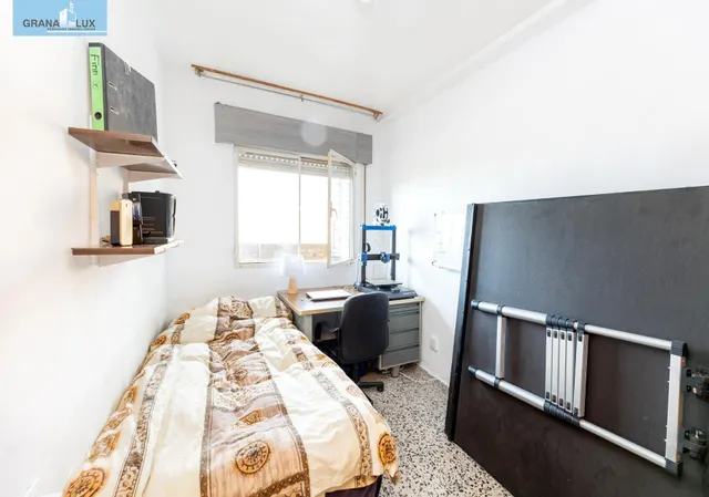 En Venta Piso de 4 dormitorios con ascensor, ideal para reformar a tu gusto. — 14