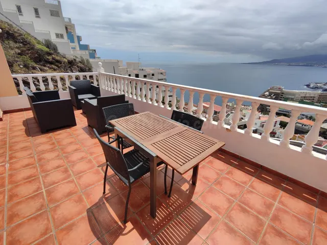 Apartamento reformado 2 dormitorios con terraza - Tabaiba Ba