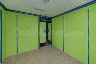 Amplio Local Comercial en Elda, Alicante - Ideal para Negoci - foto 4