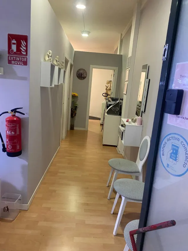 Se alquila comercial en couto, calle ervedelo 35 — 9