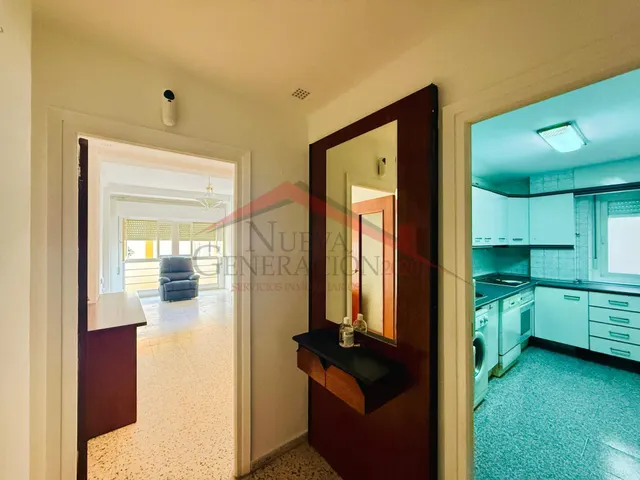 PISO AMPLIO Y LUMINOSO — 8