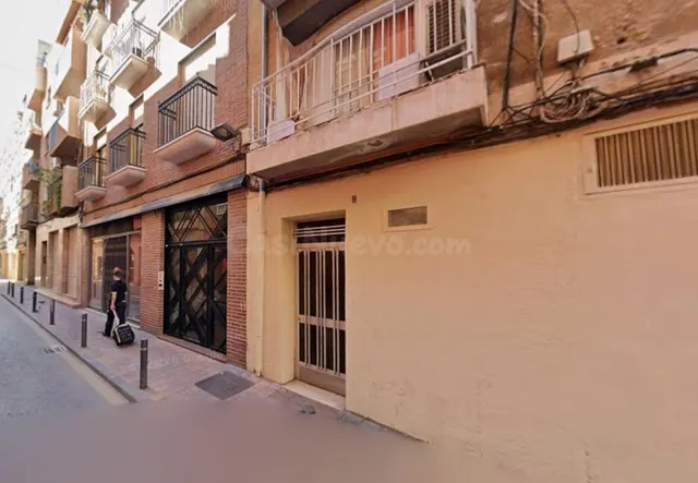 Se vende piso OKUPADO en Calle Almenara 4 de Murcia, Murcia.