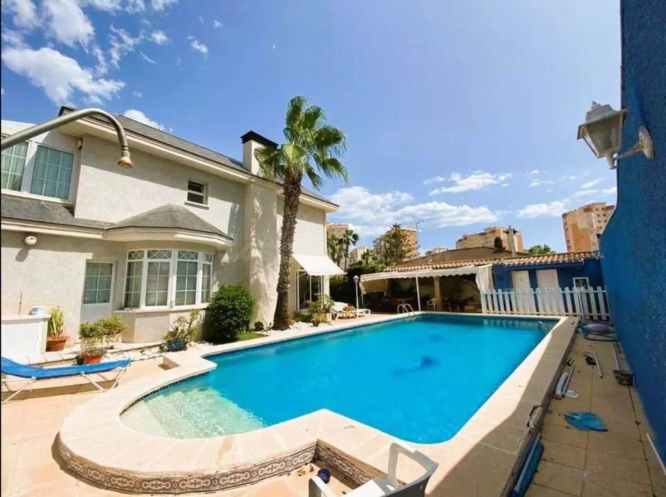 Extraordinario Chalet