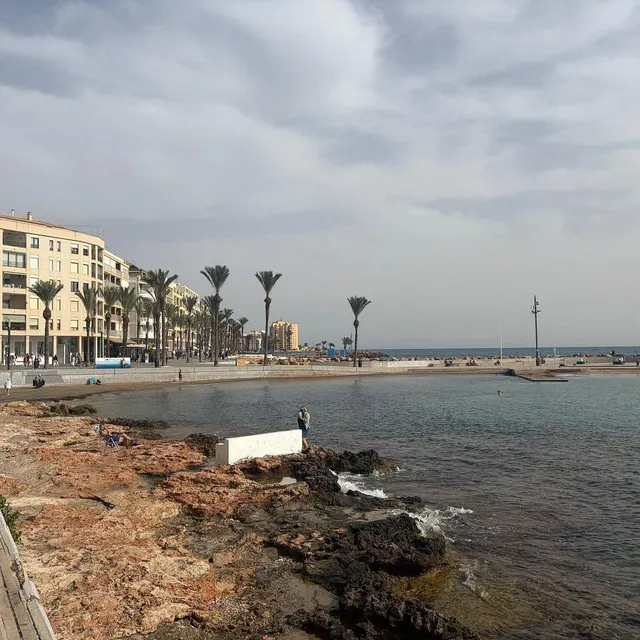 MAGNIFICA VIVIENDA A UNOS PASOS DE LA PLAYA, IDONEA COMO VACACIONAL — 32
