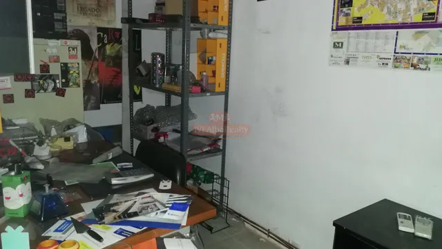 SE ALQUILA LOCAL DIÁFANO EN UNA DE LAS PRINCIPALES — 19