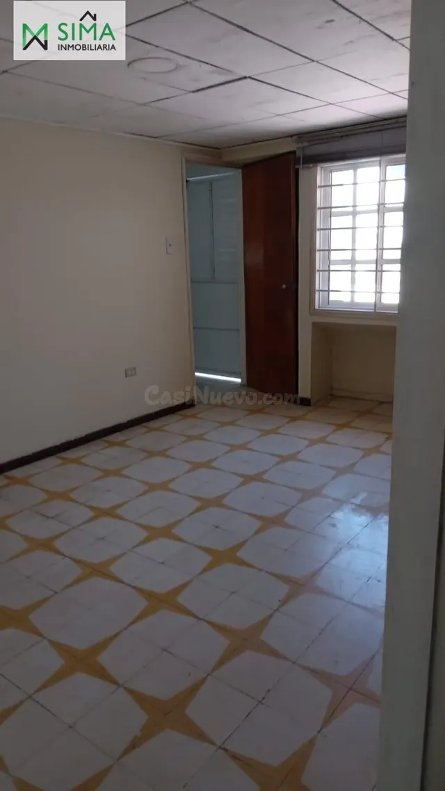 Se renta o vende amplia casa en Manga para uso comercial