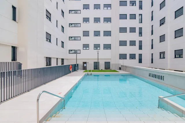 OPORTUNIDAD EN VENTA DE PISO VPO DE 3 DORMITORIOS EN BARRIO ALBAYDA CON PLAZA DE GARAGE Y TRASTERO — 39
