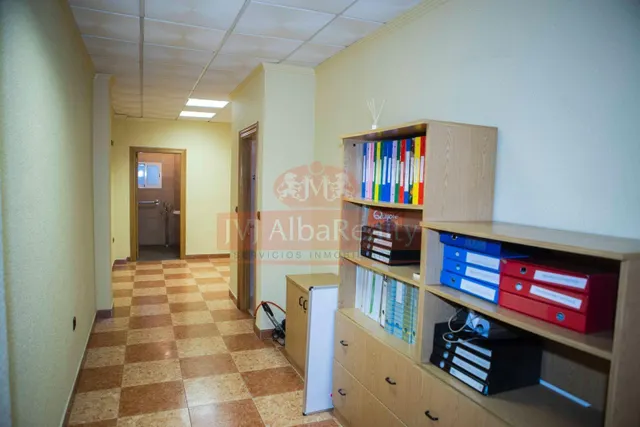 EN VENTA CASA O CHALET INDEPENDIENTE EN ZONA SAN PABLO. — 34