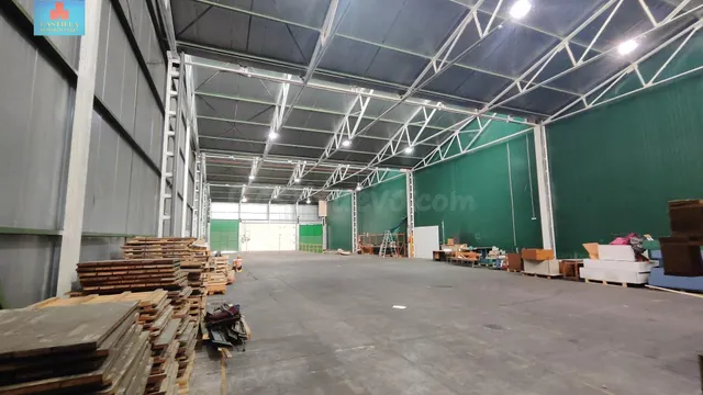 ÚNICA Y OPORTUNIDAD ESPECTACULAR NAVE EN POLÍGONO ÁVILA - foto 2