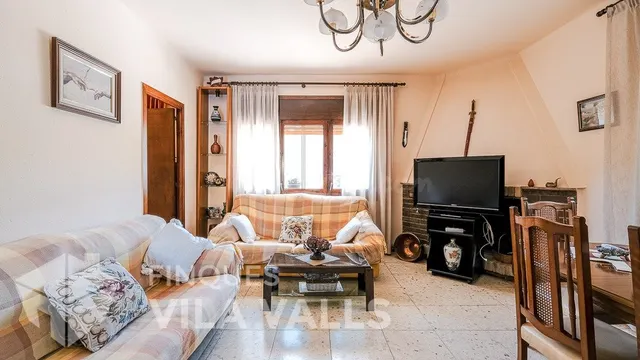 CHALET DOBLE INDEPENDIENTE CON PISTA DE TENIS Y PISCINA! - foto 4