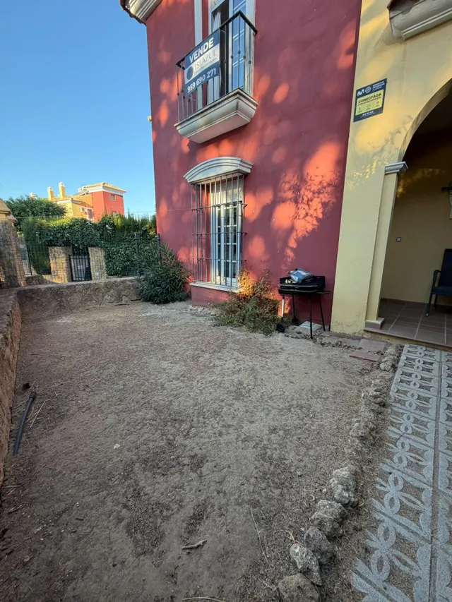 Adosado de esquina con jardín, dos terraza, dos plazas de garaje a 700 m de la playa — 6
