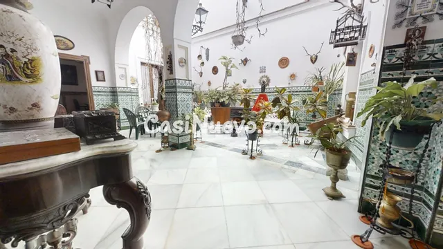 Casa señorial en pleno centro de Jerez con muebles de gran v - foto 5