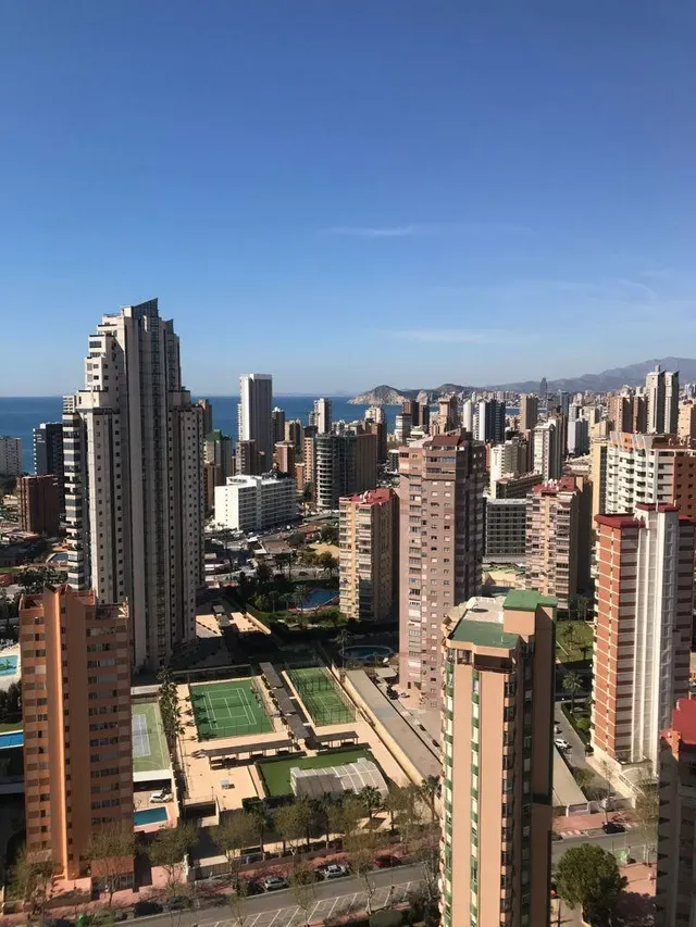 Piso de 3 habitaciones con vistas increíbles cerca de la playa de Levante Benidorm! www.euroloix.com — 11