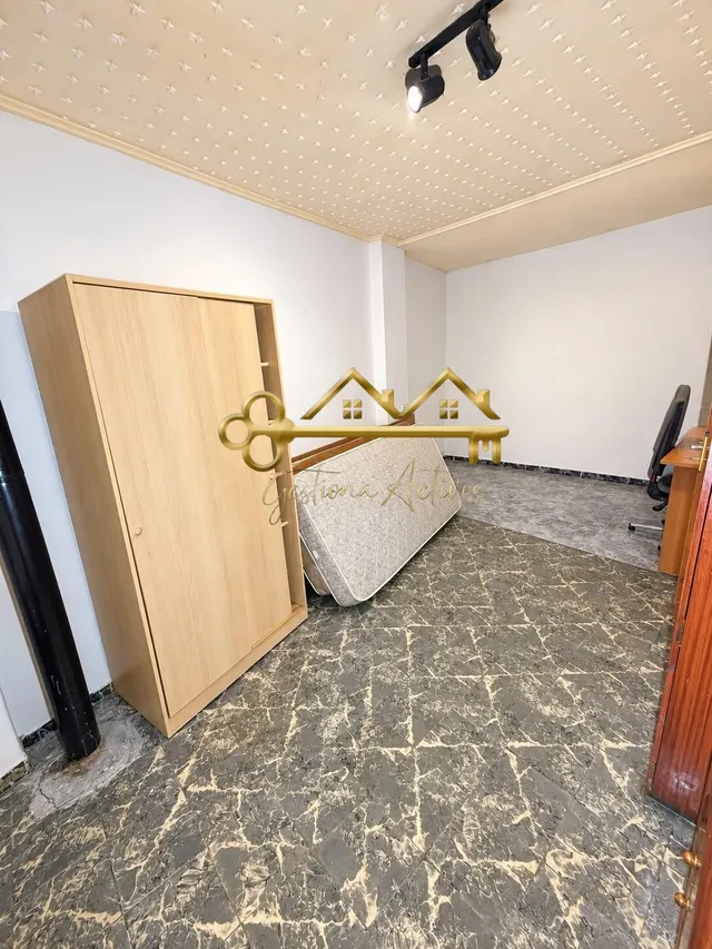 ENCANTADORA CASA DE PUEBLO CON PATIO Y MUCHO ENCANTO — 7