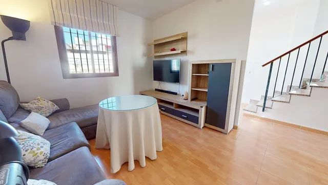 Magnífica vivienda adosada de 3 dormitorios con terraza en urbanización cerrada en Villafranca — 6