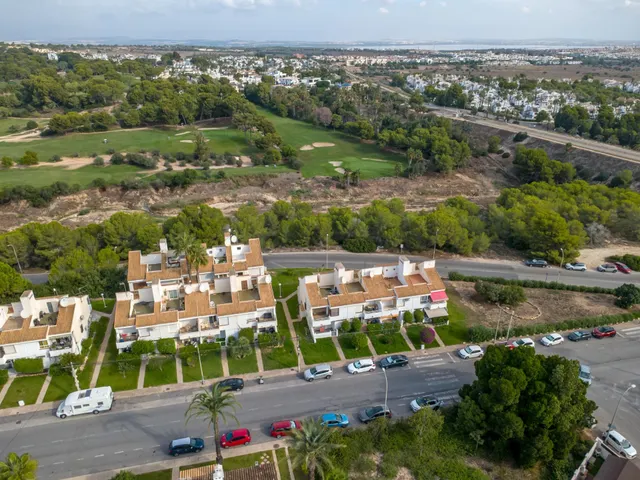 Acogedor Bungalow en Planta Baja en la Urbanización La Rioja, Villamartin — 37