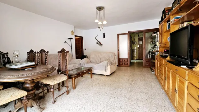 Magnifico piso en edificio en primera linea de playa en Estepona pueblo — 24