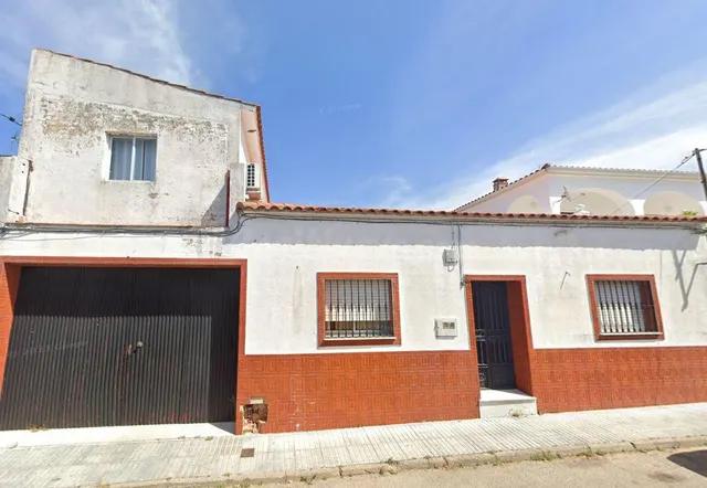 Se vende residencial OKUPA en Calle Extremadura 25 de Roca d