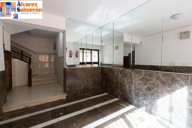 Piso 3 habitaciones en Calle Santa Margarita, junto Cmno. Bajo de Huétor — 29
