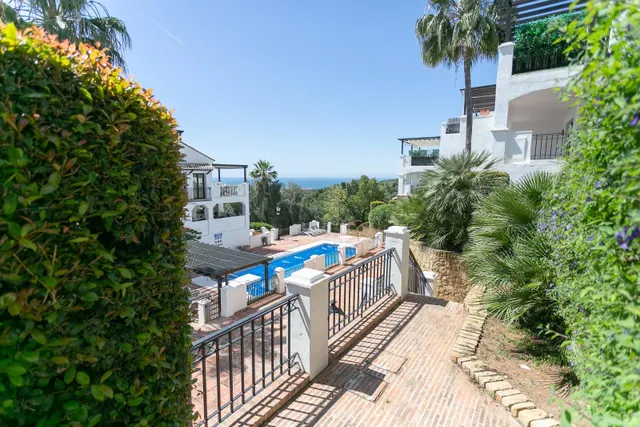 Precioso Atico Triplex de 4 dormitorios en Altos de los Monteros en perfecto estado — 35