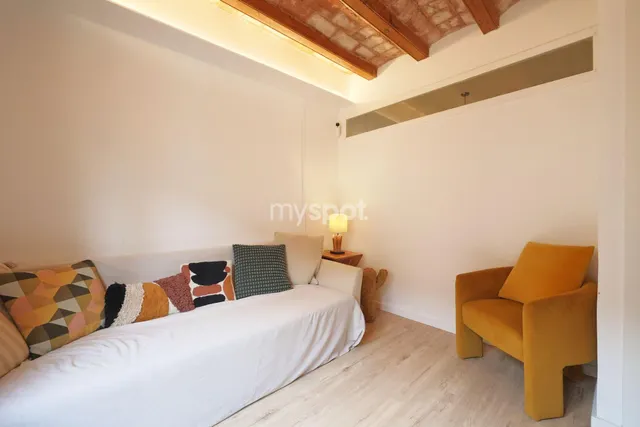 Elegante apartamento reformado de 1 dormitorio en el Raval — 6