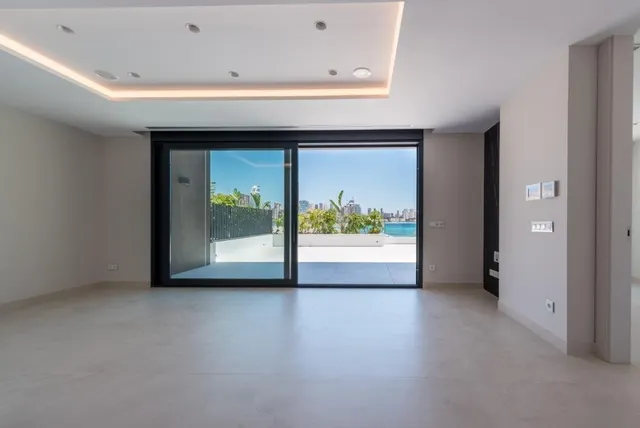 Fantástico dúplex  con ascensor en la playa de Benidorm — 4