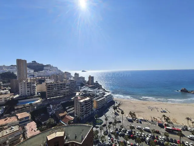 Fantástico apartamento en primera línea de playa en la cala  - foto 5