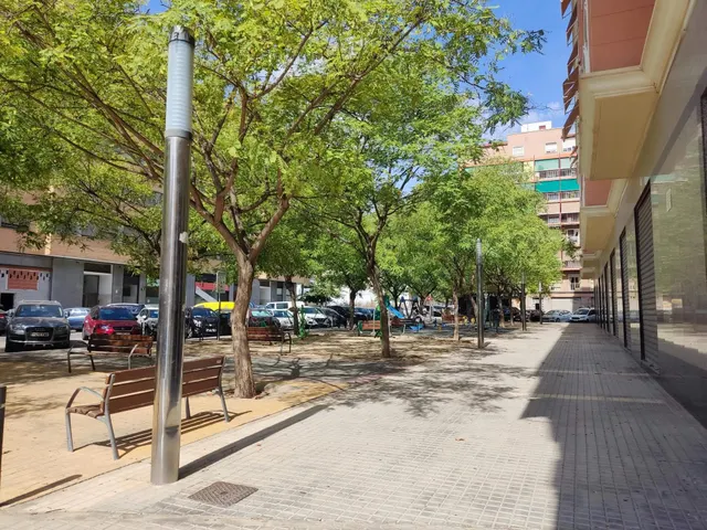 LOCAL para poner tu NEGOCIO o con posibilidad de CAMBIO DE USO. — 18