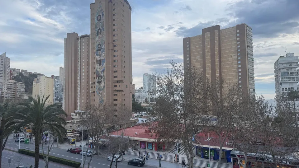 Piso en la avenida Mediterráneo con piscina y parking Levante! www.euroloix.com