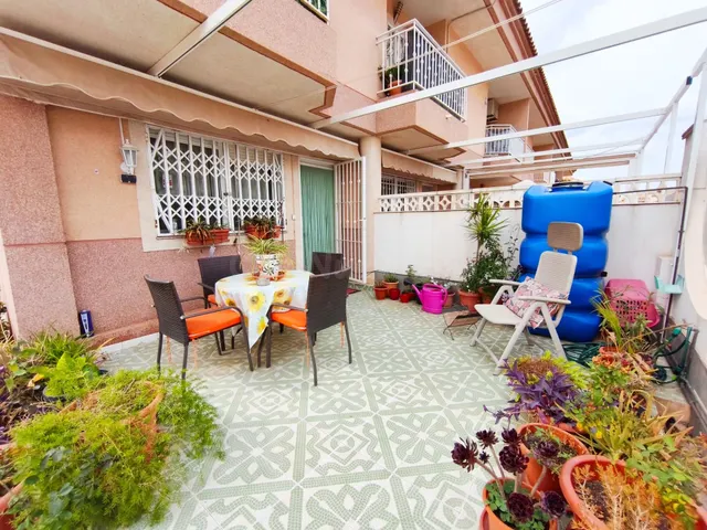 Espacioso Triplex en el Centro del Puerto de Mazarrón con Gran Porche y Garaje — 3