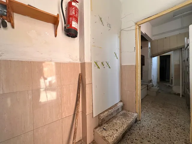 CASA PARA REFORMAR CON TERRENO PRÓXIMO - SAN LORENZO — 20