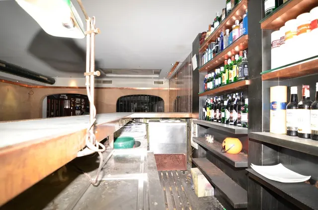 Urbis te ofrece un fantástico local en venta en zona San Juan, Salamanca. — 21