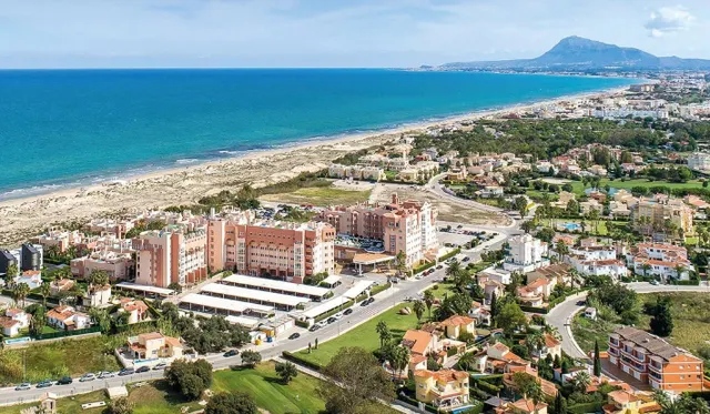 Villa exclusiva de 3 dormitorios con piscina privada en Oliva Nova Golf Resort — 42