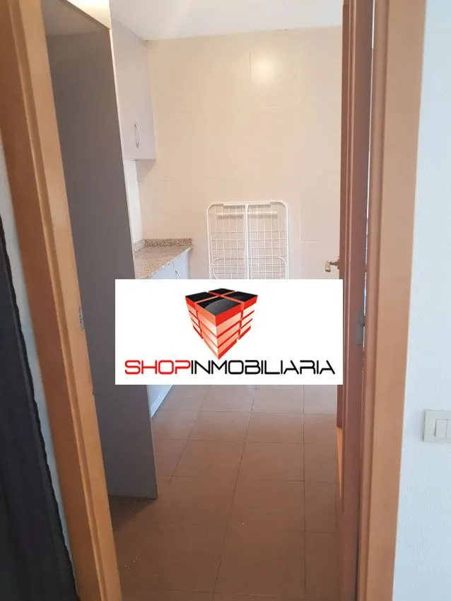 SE ALQUILA GRAN PISO EN AV. PESET ALEIXANDRE — 9
